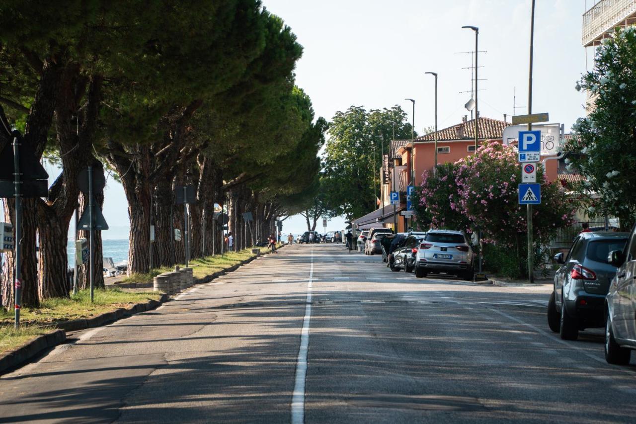 Sweet Home Lungolago Garibaldi Peschiera del Garda Exterior foto