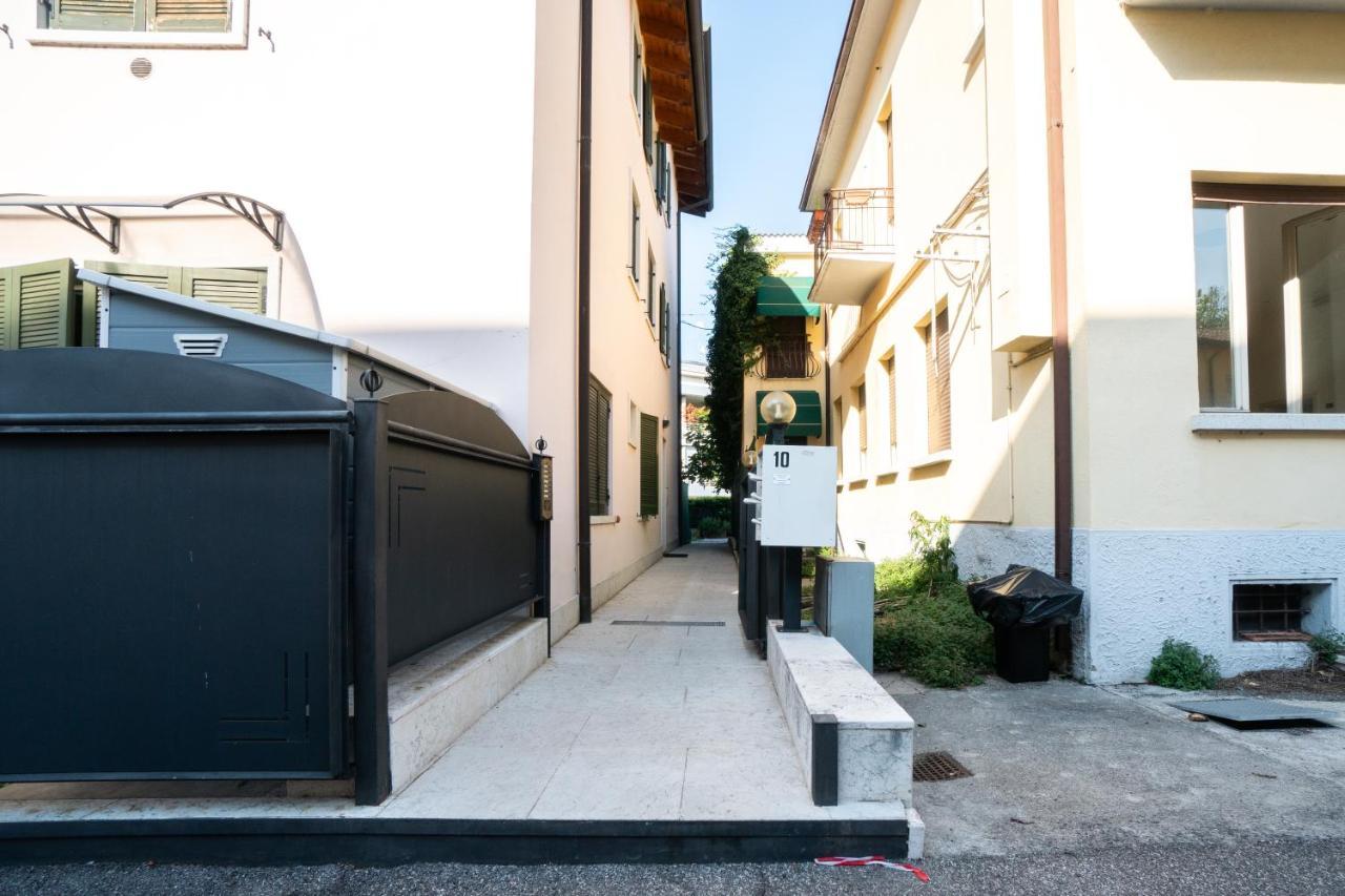 Sweet Home Lungolago Garibaldi Peschiera del Garda Exterior foto